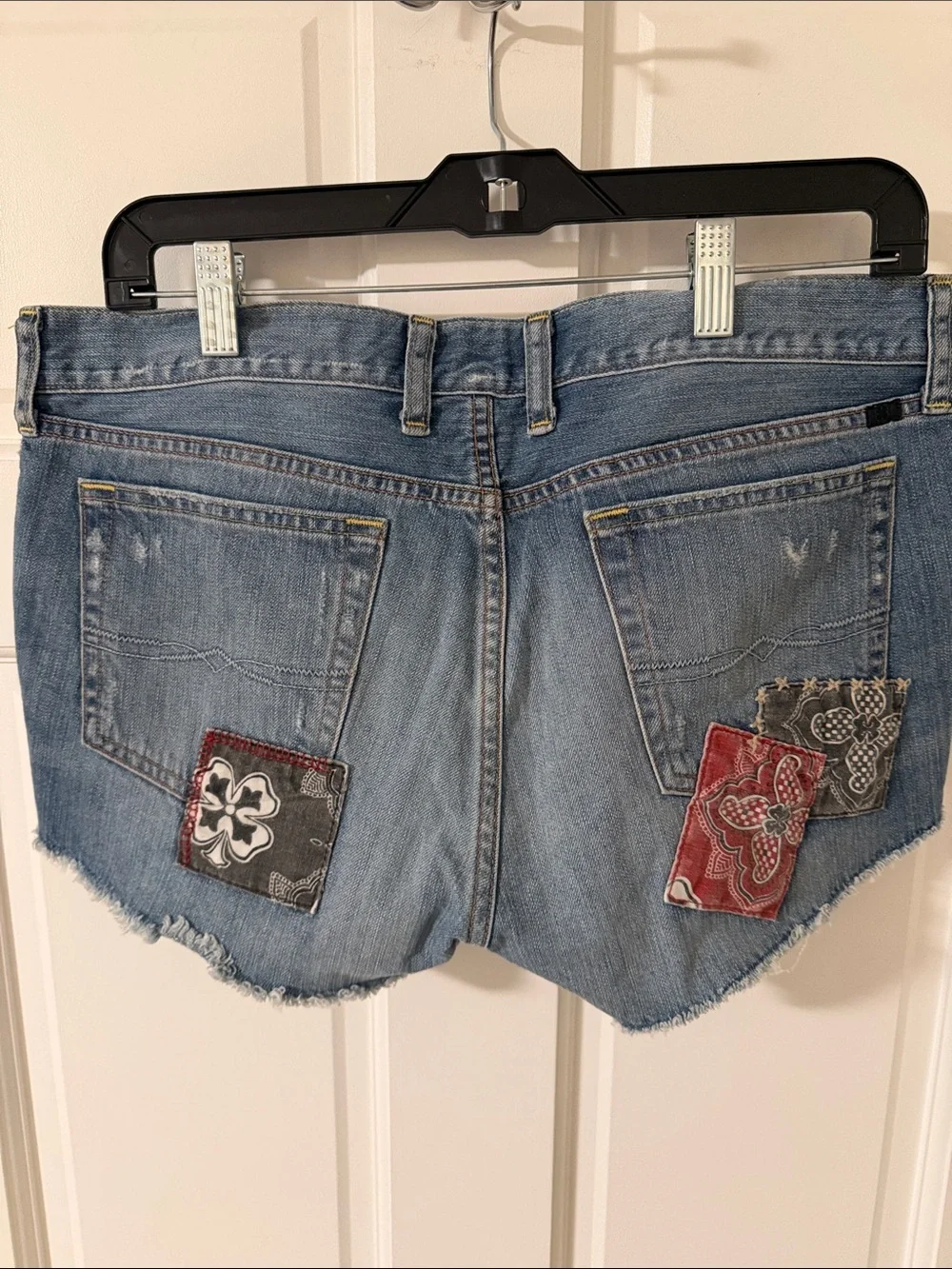 Lucky Brand Boho Riley low rise booty Denim Shorts patchwork accents festival 8